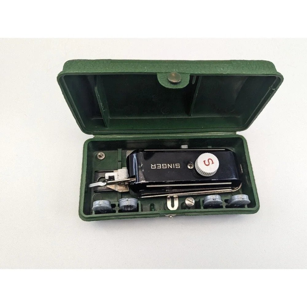 Buttonholer Singer Vintage 1951 Kit #160506 w/ Case‎ 5 Cams
